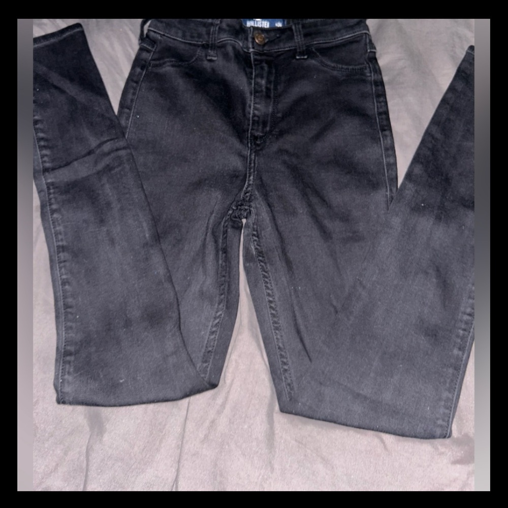 HOLLISTER BLACK SKINNY JEANS
